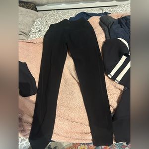Alo yoga never worn black,  size small price reflects per pair